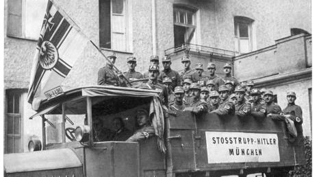 Am 9. November 1923 versuchte Adolf Hitler in München zum ersten Mal, politische Macht zu erlangen. Doch sein Putschversuch misslang. 