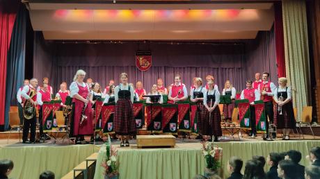 Der Musikverein Burtenbach begeisterte mit seinem Neujahrskonzert das Publikum in der voll besetzten Burggrafenhalle.