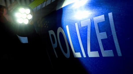 Die Polizei sucht nach einer Sachbeschädigung in Günzburg nach Zeugen.