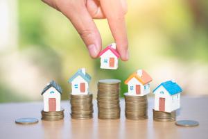 Verkäufer und Verkäuferinnen möchten ihre Immobilie so gewinnbringend wie möglich veräußern. In der Immobiliensprechstunde erhalten sie eine kostenlose Marktwertermittlung.
