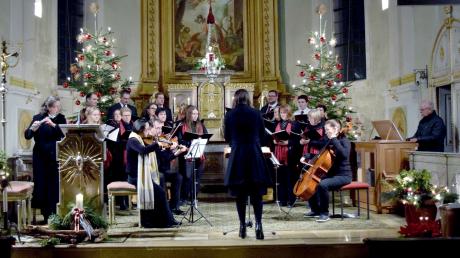 Der Kirchenchor St. Martin zusammen mit den Instrumentalisten wurden mit langem Beifall belohnt.