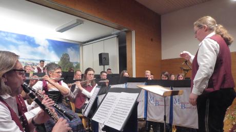 Beim Neujahrskonzert zog die Musikkapelle Biberach unter der Leitung von Dirigentin Caroline Ulmer alle Register ihres Könnens. Die Musikvereine Am Hohberg traten als Gäste auf.