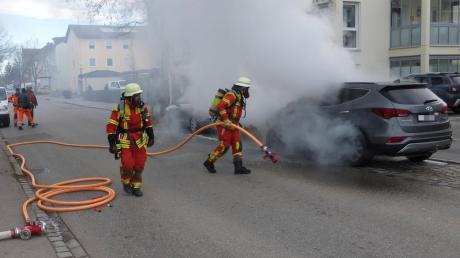 In Bad Wörishofen musste die Feuerwehr einen Autobrand löschen. 