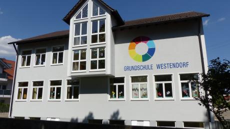 Die Schule in Westendorf ist zu klein - aber eine Erweiterung oder ein Neubau ist aufgrund der angespannten Finanzlage der Gemeinde inzwischen nicht denkbar.