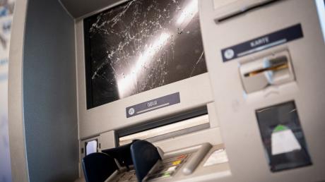 Bei der Sprengung von Geldautomaten gehen die Täter mit brachialer Gewalt vor.