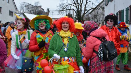 Die Clowns der Chorgemeinschaft Kettershausen-Bebenhausen verbreiteten Spaß beim Gaudiwurm.