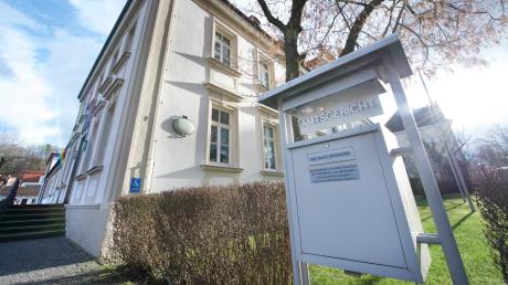 Zwischen drei Frauen soll es in einer Obdachlosenunterkunft in Landsberg immer wieder zu Auseinandersetzungen gekommen sein. Zwei von ihnen mussten sich nun vor dem Amtsgericht verantworten.