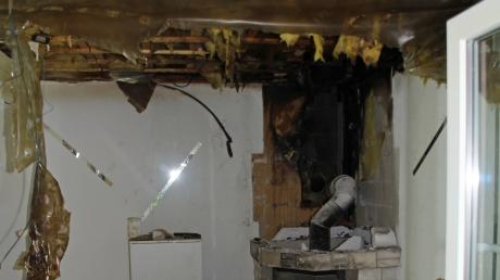 Ein Kaminbrand hat sich in der Nacht in einem Wohnhaus in Pfaffenhofen-Roth ausgebreitet. Der Schaden dürfte höher ausfallen. 