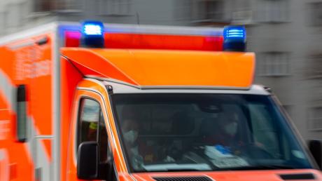 Ein Rettungswagen wurde in Krumbach von einem Pkw gestreift.