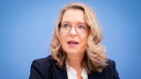 Claudia Kemfert vom Deutschen Institut für Wirtschaftsforschung (DIW) rechnet mit der deutschen Energiepolitik ab. 