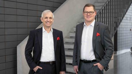 Christian Renners und – neu dabei – Markus Unterstein (rechts) sind gemeinsam für die Geschicke des Burtenbacher Unternehmens Kögel verantwortlich.