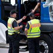 Die Autobahnpolizei hat auf der A96 bei Wiedergeltingen ein portugiesisches Trucker-Ehepaar aus dem Verkehr gezogen. (Symbolfoto)