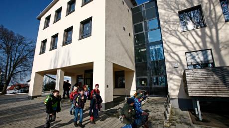 Die Bachtal-Grundschule ist für 3,4 Millionen Euro saniert worden. Mehr als ein Jahr später wurde nun die Einweihungsfeier nachgeholt.