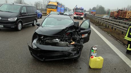 Auf der A7 nahe Illertissen hat sich ein Unfall ereignet.