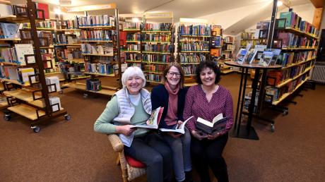 Gerda Jäger, Andrea Jäger und Petra Grund sind die Ehrenamtlichen in der Bücherei St. Raphael in Steppach. Beim Jubiläumsnachmittag am 22. Oktober ist ein buntes Programm geboten.