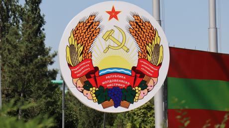 Ein Schild mit Hammer und Sichel in Tiraspol im Separatistengebiet Transnistrien. Der Konlfikt um das Gebiet taut nach und nach auf.
