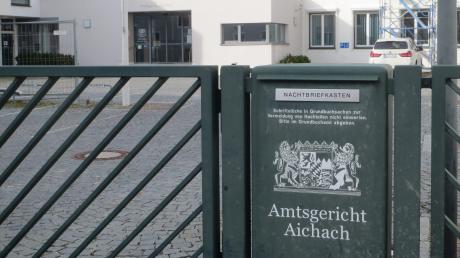 Eine 61-Jährige aus dem Landkreis Aichach-Friedberg stand wegen Volksverhetzung vor Gericht. 