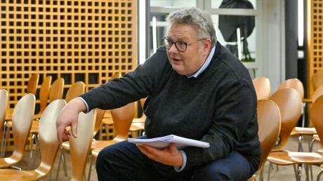 Alex Dorow führt Regie beim neuen Stück des Theaters Schondorf. 