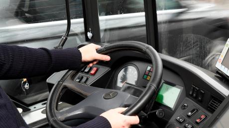 Busfahrer und Busfahrerinnen haben in der Stadt mitunter einen stressigen Beruf. 