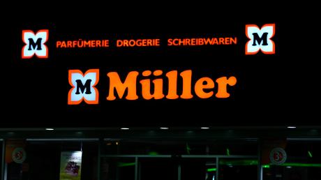 Ein Drogerieimperium vor Gericht: Der gelernte Friseur aus Neu-Ulm, Erwin Müller, musste und muss sich wegen unlauteren Wettbewerbs verantworten. 