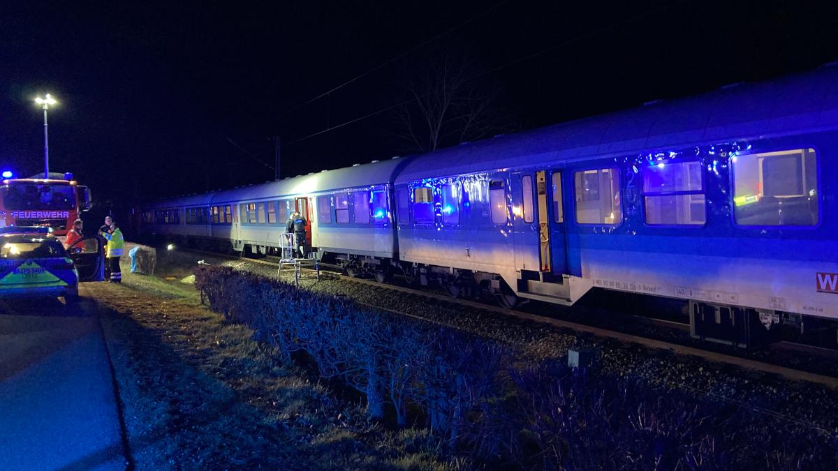 #Vorfall auf der Bahnstrecke: Frau wird im Zug mitgeschleift