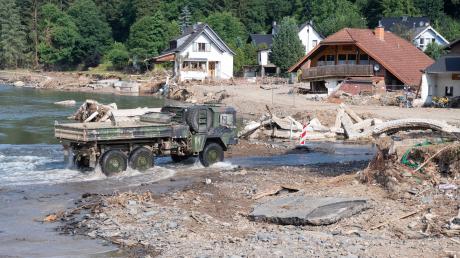 Pioniere der Bundeswehr im Einsatz nach der Flutkatastrophe an der Ahr im Sommer 2021. Kritiker bemängeln, dass die Einwohner zu spät gewarnt wurden und die Rettungsmaßnahmen schlecht koordiniert waren. Kann ein Nationaler Sicherheitsrat in solchen Fällen effektiver helfen? 