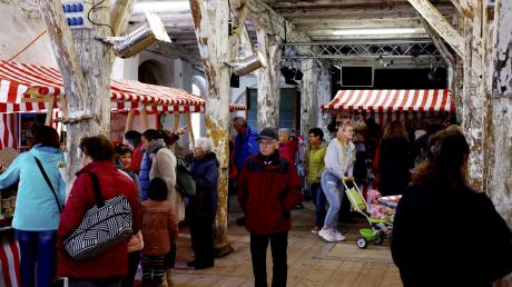 Am Donnerstag feiert der Weißenhorner Schrannenmarkt sein einjähriges Bestehen. Die Kundschaft ist noch nicht allzu zahlreich, aber das soll sich in diesem Jahr ändern. 