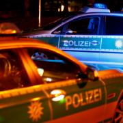 Eine 20-Jährige wurde am Sonntagabend am oberen Eselsberg brutal von einem Unbekannten attackiert. Die Polizei sucht Zeugen.