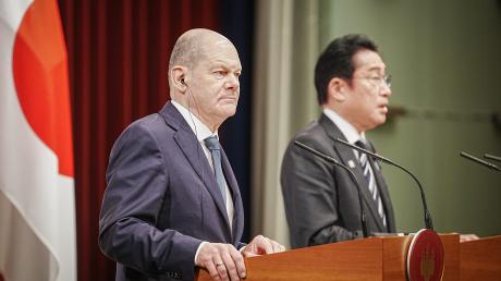 Olaf Scholz äußerte sich bei einer Pressekonferenz während seiner Japan-Reise zum Haftbefehl gegen Putin.
