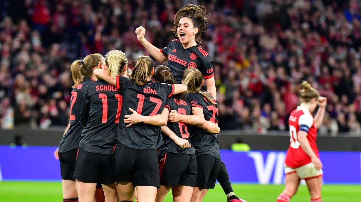 FC-Bayern-Frauen-feiern-Zittersieg-gegen-Arsenal-in-der-Allianz-Arena