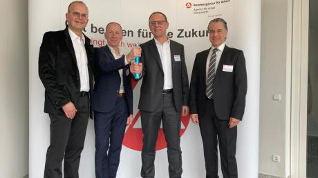 Bei der Verabschiedung nach 40 Jahren in der Arbeitsagentur Donauwörth: (von links) Richard Paul, Werner Möritz, Norbert Gehring und Jürgen Traut.