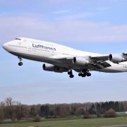 Am vergangenen Dienstag war mit einer Boeing 747 ein sehr seltener Gast in niedriger Höhe am Himmel über Neuburg zu beobachten. 