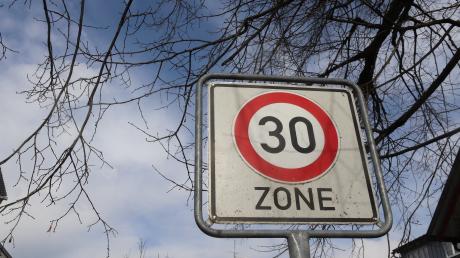 In Großaitingen wurde unter anderem die Forderung nach Tempo 30 im Gemeindegebiet – außer auf Kreis- und Staatsstraßen – besprochen.