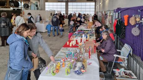 Zwischen 10 und 17 Uhr kamen über 700 Besucher zum Hobbykünstlermarkt in der Halle der Firma Ankner.