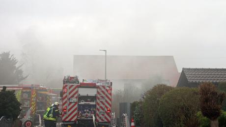 Ein Küchenbrand hat am Donnerstag zu einer starken Rauchentwicklung im Stiftsweg in Bellenberg geführt.  