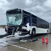 Auf einem Verkehrsübungsplatz am ehemaligen Fliegerhorst sind am 30. März drei Busse beschädigt und neun Menschen verletzt worden, einer von ihnen schwer.