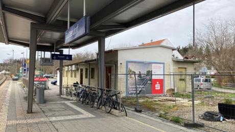 Eine kleine Teilfläche des Geltendorfer Bahnhofgeländes wird zum Verkauf angeboten.