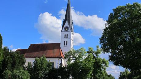 Im Schiltberger Gemeinderat wurde erneut über einen barrierefreien Zugang am Friedhof bei der Pfarrkirche Sankt Maria Magdalena diskutiert.
