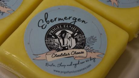 Die Familie Prigel stellt in ihrer Molkerei (Creamery) in den USA diesen Käse namens "Ebermergen" her.