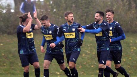 Der TSV Obenhausen kann doch noch jubeln, landete gegen Burlafingen den dritten Saisonsieg.