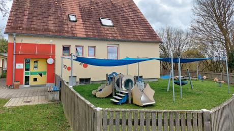 Die Nachfrage nach Betreuungsplätzen in den Kinderkrippen der Gemeinde Altenmünster übersteigt das Angebot. Am Standort Zusamzell (Foto) fehlen fünf und in Altenmünster zehn Plätze.