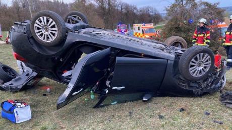 Bei einem Unfall zwischen Harburg und Schaffhausen überschlug sich der Wagen einer Familie. Die hochschwangere Mutter erlitt schwere Verletzungen.