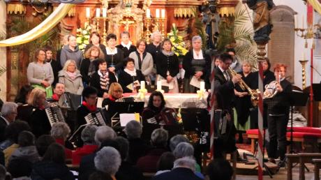 Das Blechbläserquintett imBRASSivo
hatte zum Konzert in die Mertinger Kirche eingeladen - und es kamen viele, um sich an Ostern musikalisch beschenken zu lassen. 