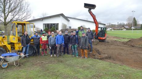 Gleich nach Ostern begannen die Bauarbeiten für den Spielplatz des TSV Pähl, Ende kommender Woche soll er fertig sein.