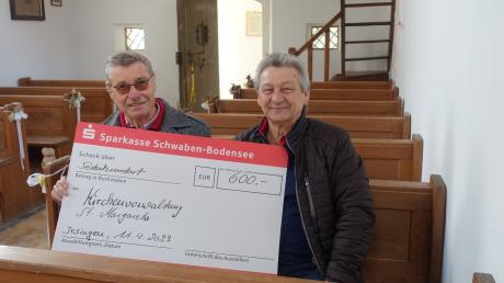 Albert Prestele (links) aus Irsingen hat für die Renovierung des Zollhauskirchleins gespendet. Der Irsinger Marktrat Josef Vogel (rechts) ist Ansprechpartner für das Projekt.