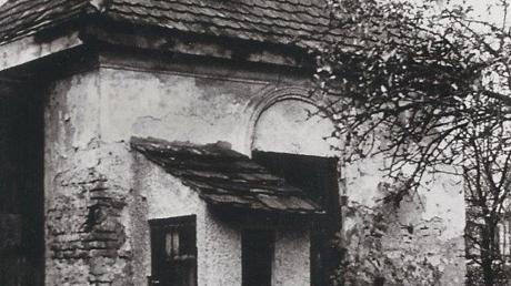 Mit Segen des bayerischen Denkmalamts wurde 1976 die Mikwe in Altenstadt, das einstige rituelle Badehaus der jüdischen Gemeinde, dem Erdboden gleichgemacht.  