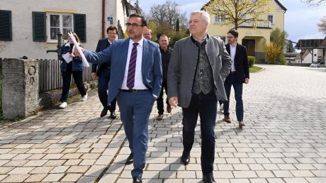 Als ein positives Zeichen wertete Bürgermeister Toni Brugger, dass Bayerns Gesundheitsminister Klaus Holetschek (links) Thierhaupten besuchte. 