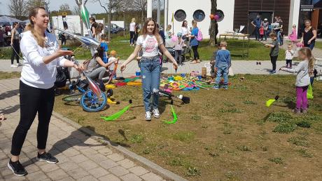Egal ob Jojo, Jonglage oder Einrad: Ausprobieren und Spaß haben war am Family Day am Stand des SC Eurasburg angesagt.