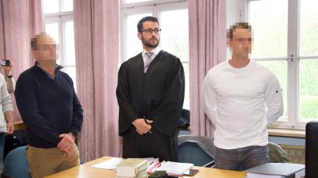 Zwei Geschäftsführer einer Baufirma stehen nach dem Tod von vier Männern in Denklingen in Landsberg vor Gericht.