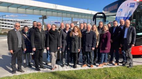 Der IHK-Regionalausschuss Weilheim-Schongau hatte Kreisräte zum Austausch über die Mobilität im Landkreis eingeladen.